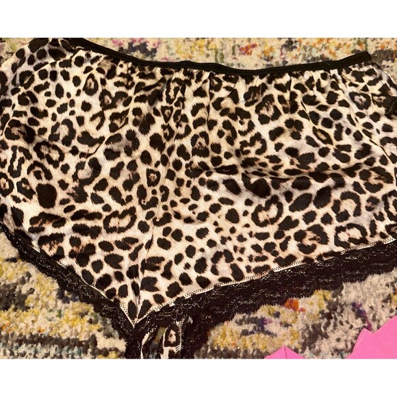 Victoria’s Secret leopard shorts - Picture 3 of 4